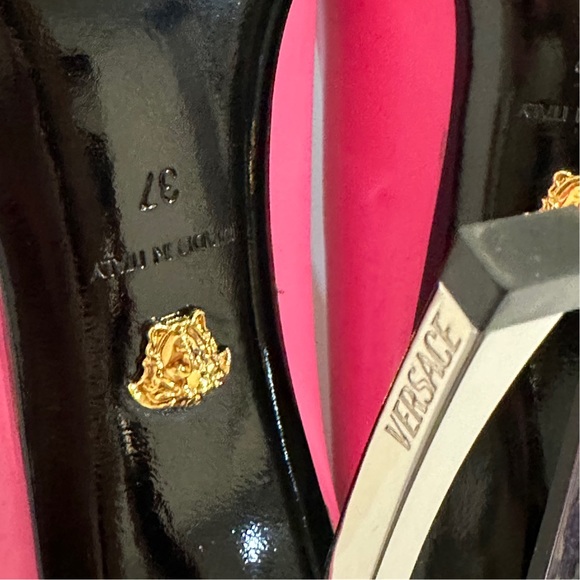 As seen on Paris Hilton. Versace Pink Lemon Pumps 37. - Picture 8 of 15